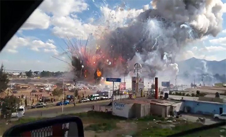 India: Mueren diez personas en una explosión de una fábrica de fuegos artificiales